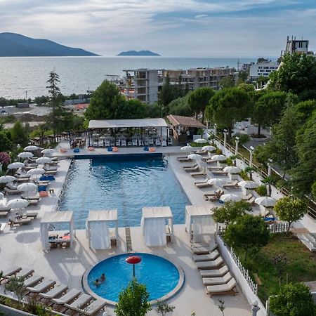 Edva Resort Radhimë Esterno foto