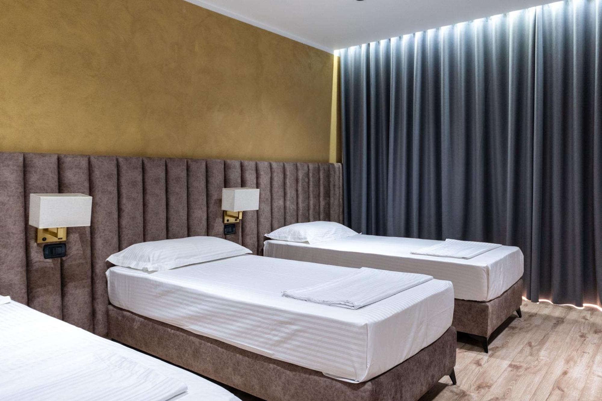 Edva Resort Radhimë Esterno foto